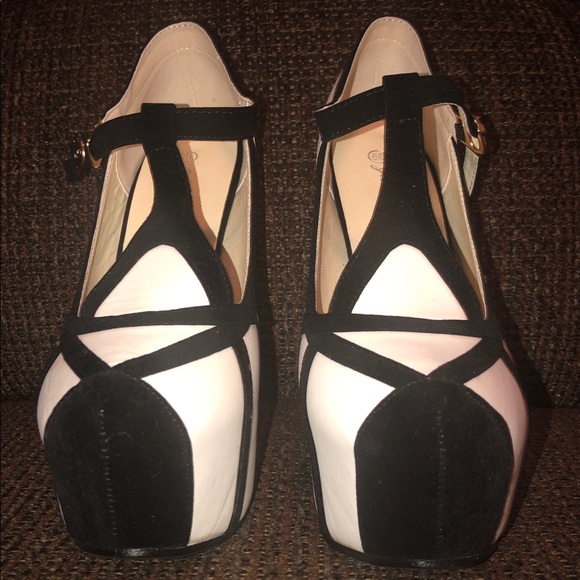 Shoes, Heels - Picture 5 of 8